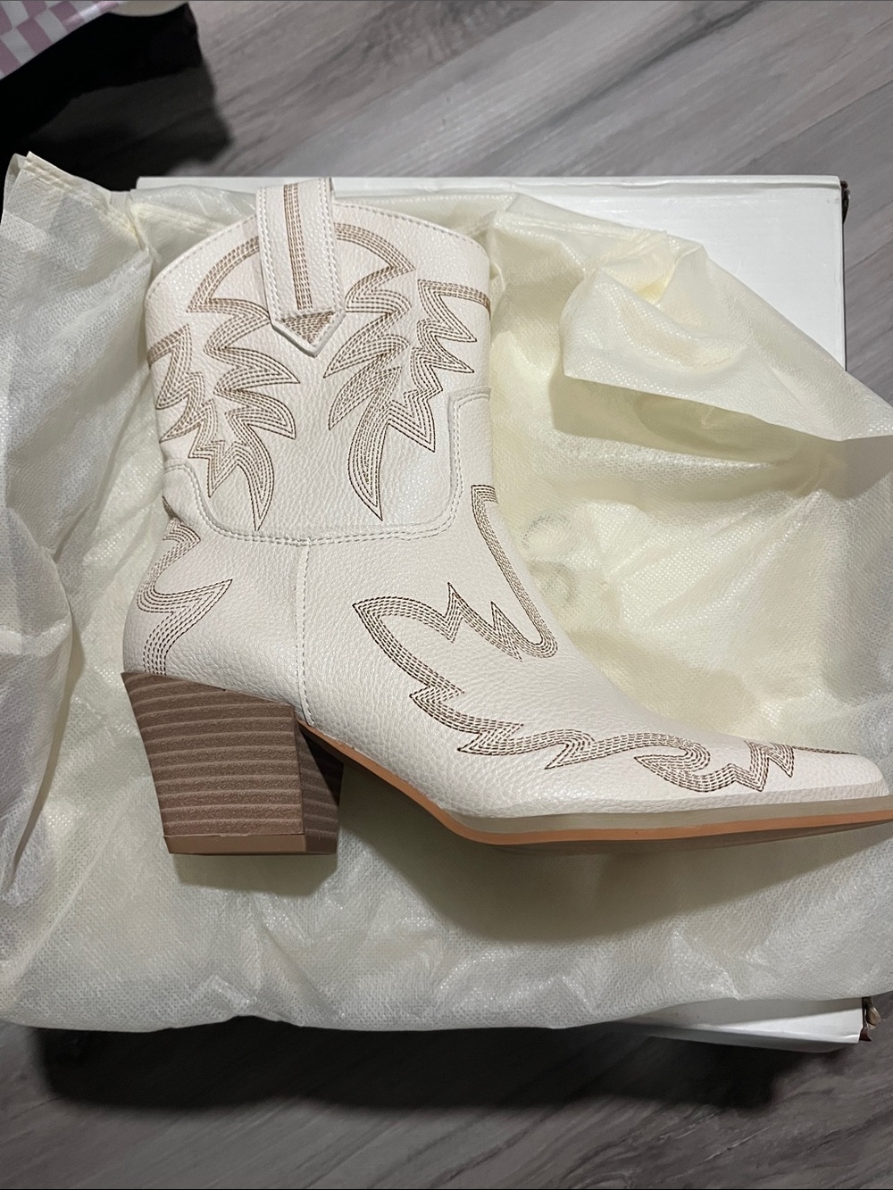 Oasis Cream Western-Style Embroidered Ankle Boot